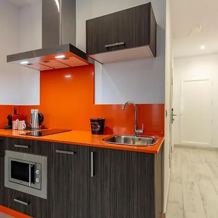Amazing In With Kitchen דירה סביליה